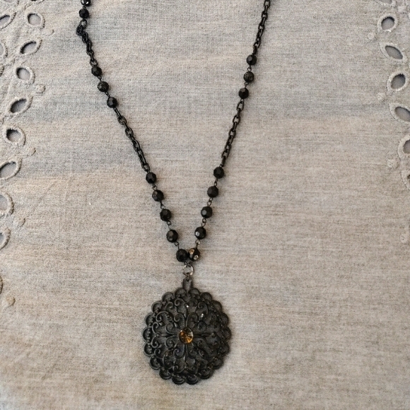 Necklace - Picture 1 of 2